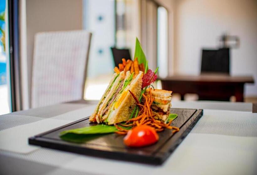 هتل Majula Boutique