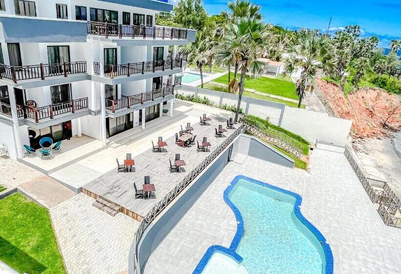 هتل Majula Boutique