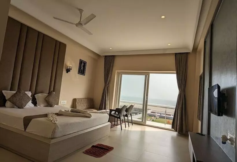 Hotelli Parth King Beach Resort