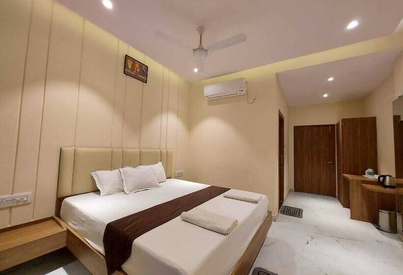 Hotel Parth King Beach Resort