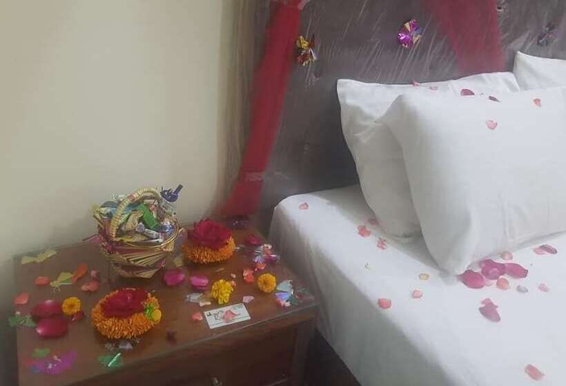 هتل Riveria The Edge