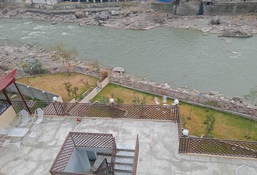 هتل Riveria The Edge