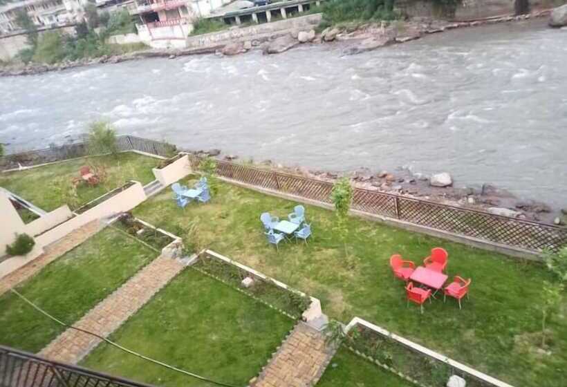 هتل Riveria The Edge