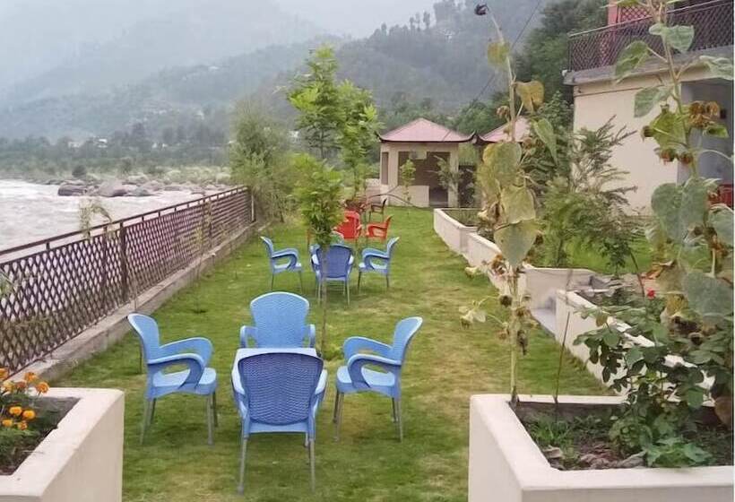 هتل Riveria The Edge