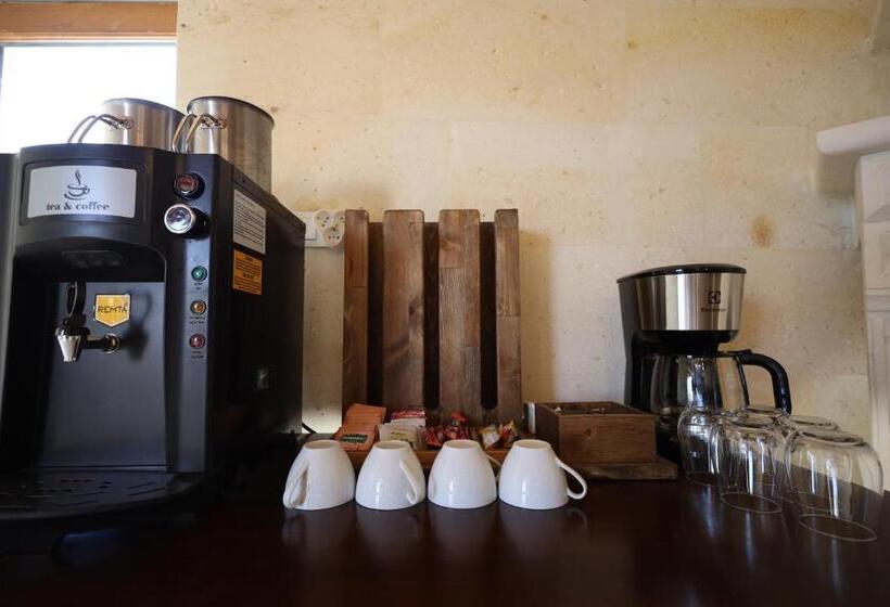 هتل Rocca Stone House