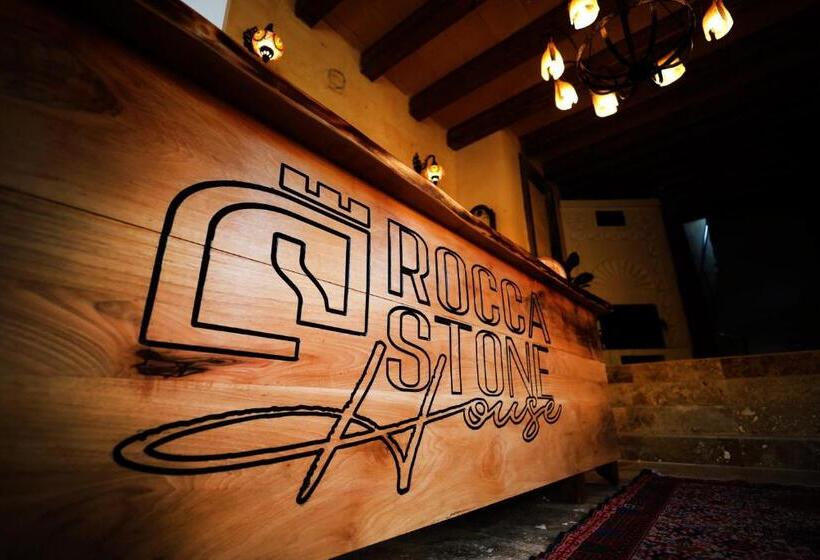 هتل Rocca Stone House