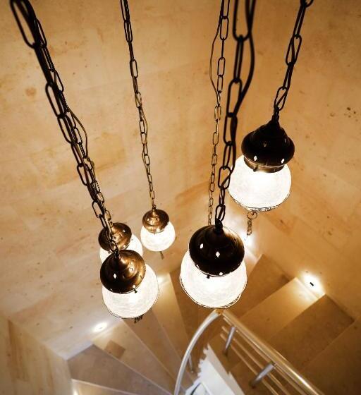 هتل Rocca Stone House