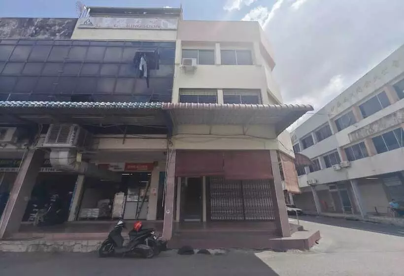 Hotelli Spot On 90793 Kim Yong Stay