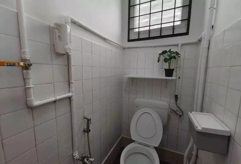 Hotelli Spot On 90793 Kim Yong Stay