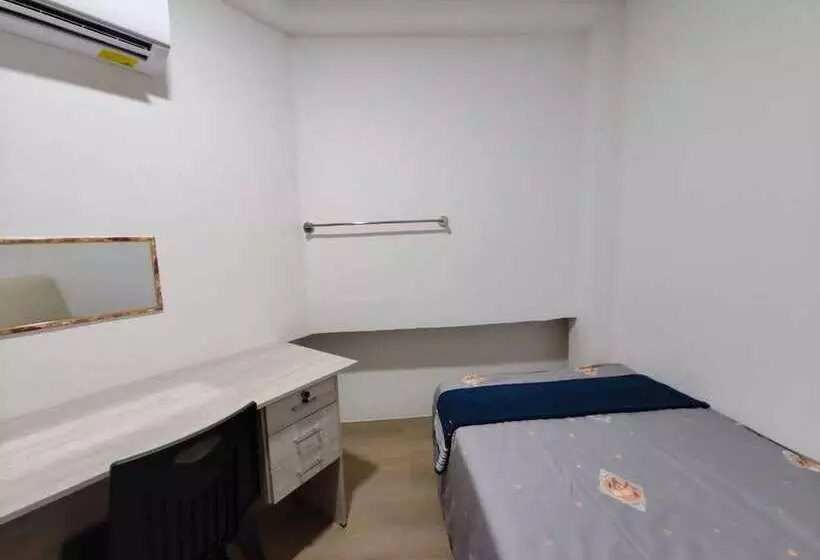 Hotelli Spot On 90793 Kim Yong Stay