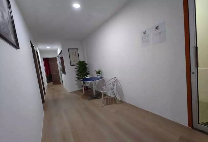 Hotelli Spot On 90793 Kim Yong Stay