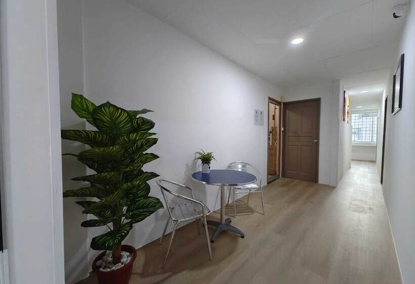 Hôtel Spot On 90793 Kim Yong Stay