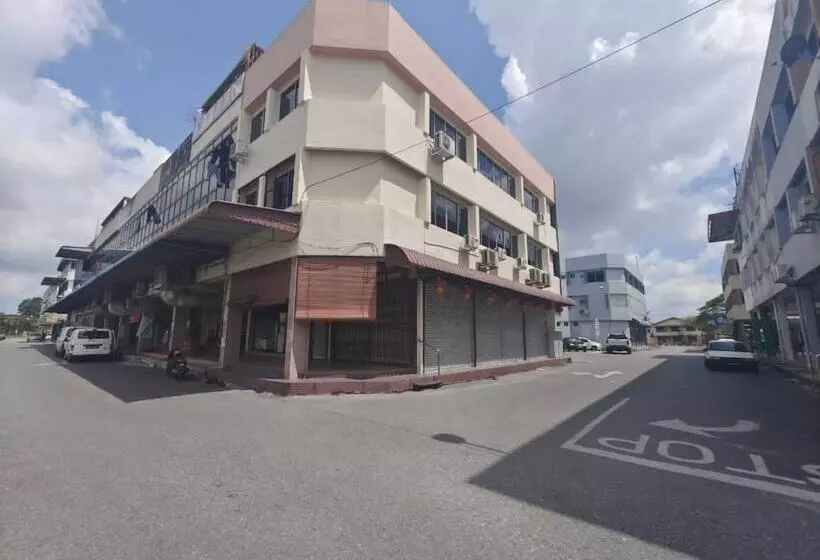 Hotelli Spot On 90793 Kim Yong Stay