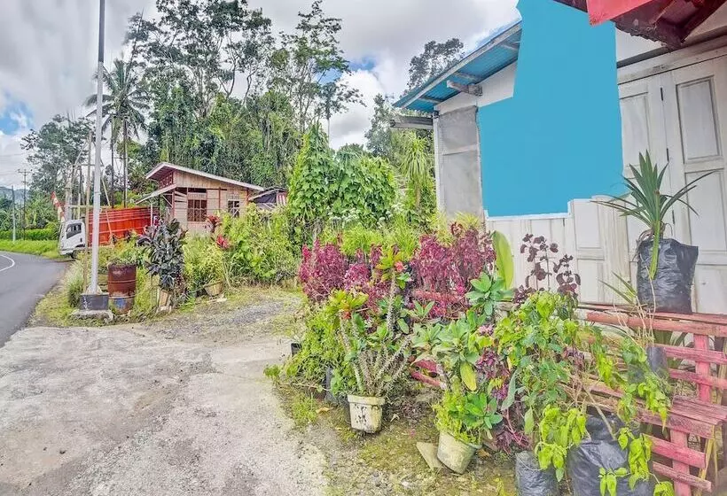 Hotelli Spot On 92281 Susupuan Kostneartaman Deki Lestari