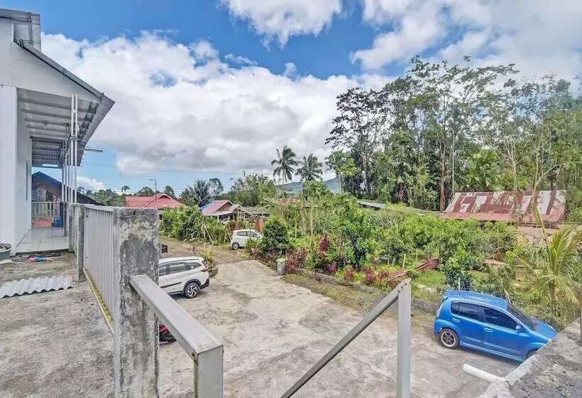 Hotelli Spot On 92281 Susupuan Kostneartaman Deki Lestari