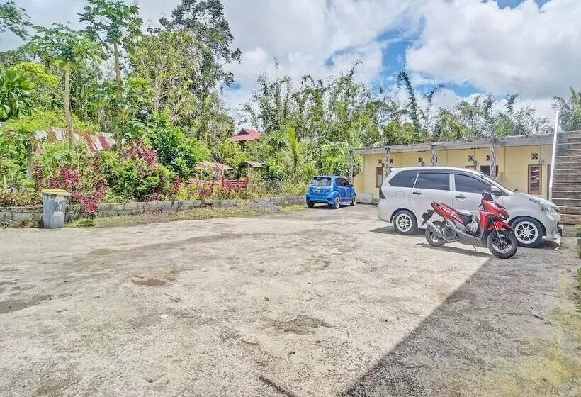 Hotelli Spot On 92281 Susupuan Kostneartaman Deki Lestari