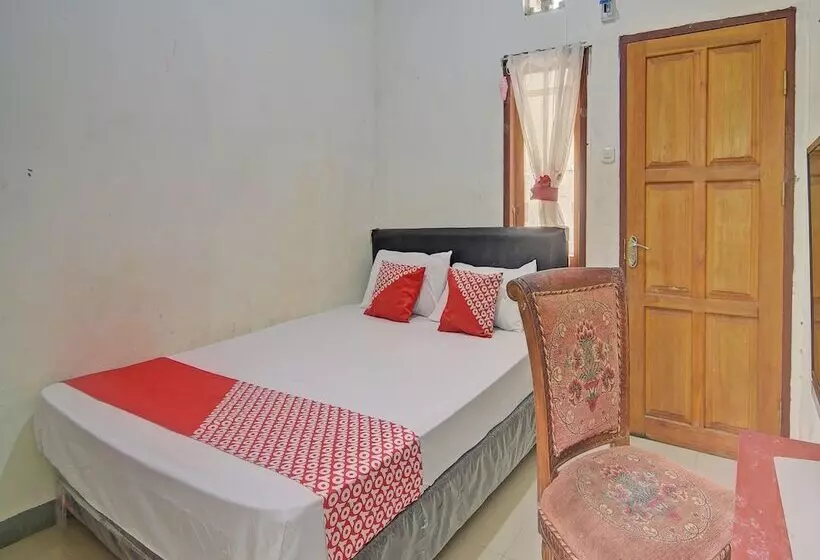 Hotelli Spot On 92281 Susupuan Kostneartaman Deki Lestari