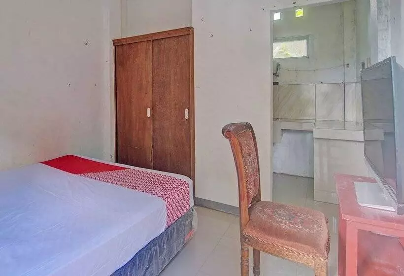 Hotelli Spot On 92281 Susupuan Kostneartaman Deki Lestari