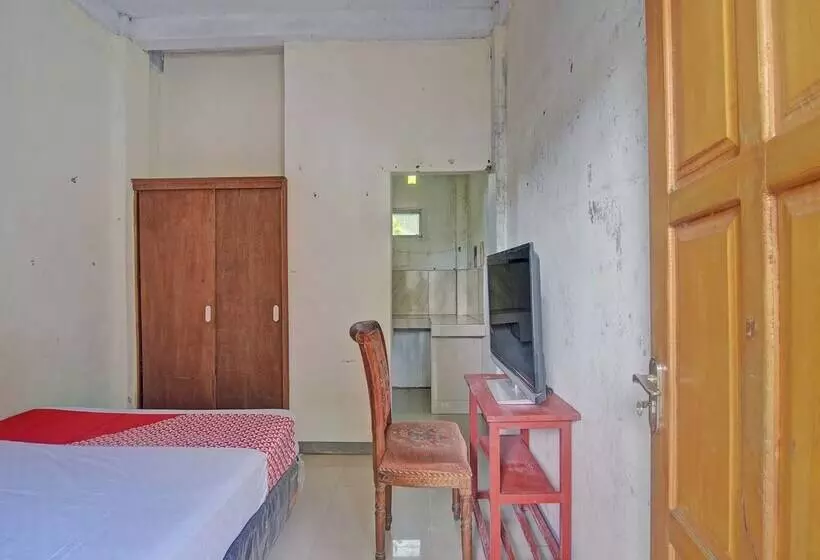 Hotelli Spot On 92281 Susupuan Kostneartaman Deki Lestari