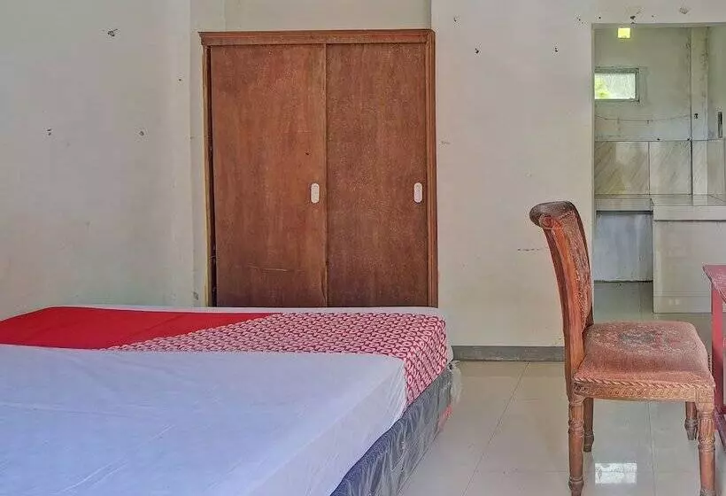 Hotelli Spot On 92281 Susupuan Kostneartaman Deki Lestari