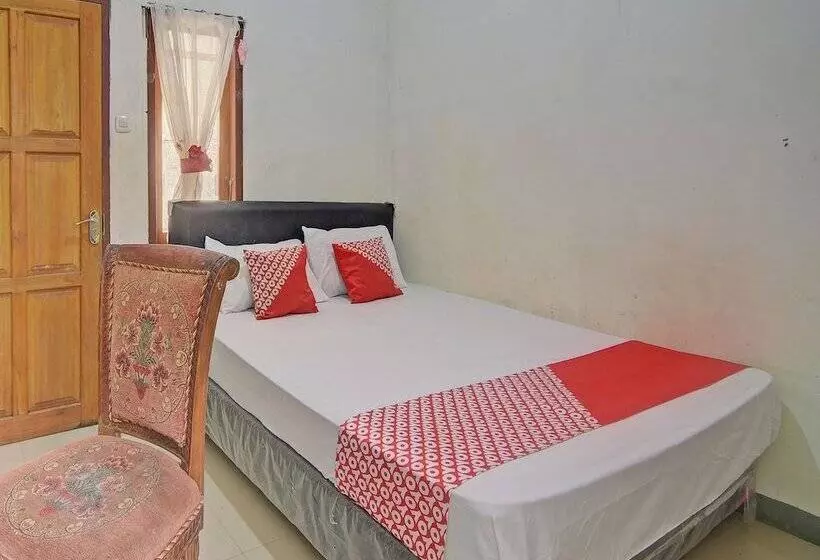 Hotelli Spot On 92281 Susupuan Kostneartaman Deki Lestari