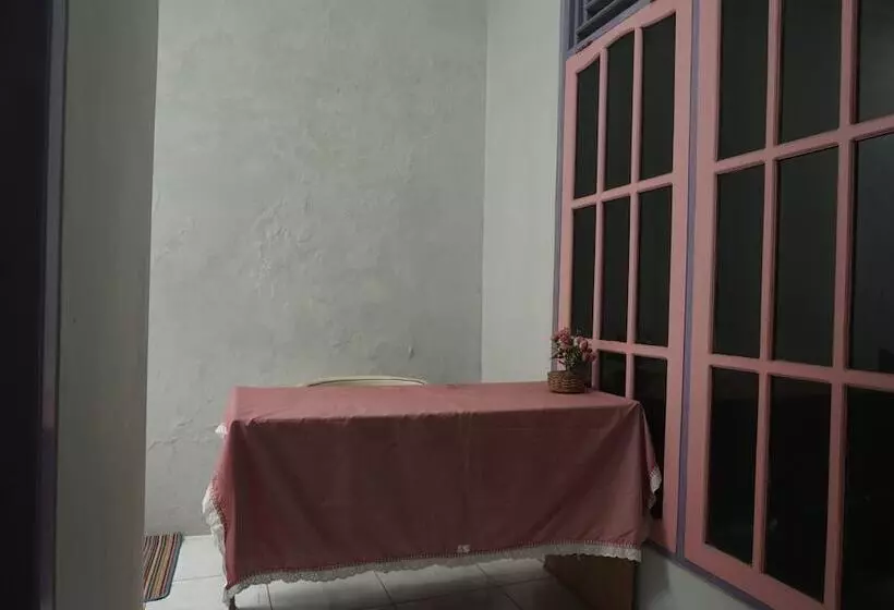 ホテル Spot On 92658 Wisma Parakita Syariah Near Rs Faisal Patalasang