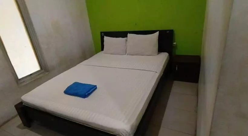 ホテル Spot On 92658 Wisma Parakita Syariah Near Rs Faisal Patalasang
