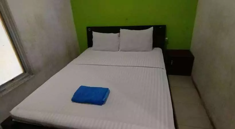 ホテル Spot On 92658 Wisma Parakita Syariah Near Rs Faisal Patalasang