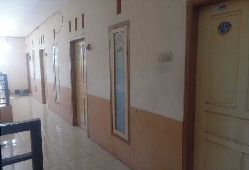 فندق Spot On 92730 Lili Kost Syariahnearketapang Royal City