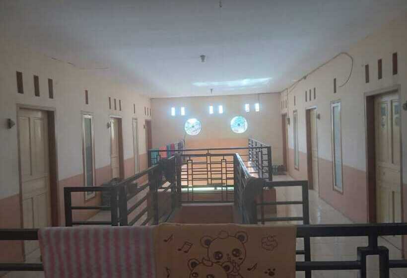 فندق Spot On 92730 Lili Kost Syariahnearketapang Royal City