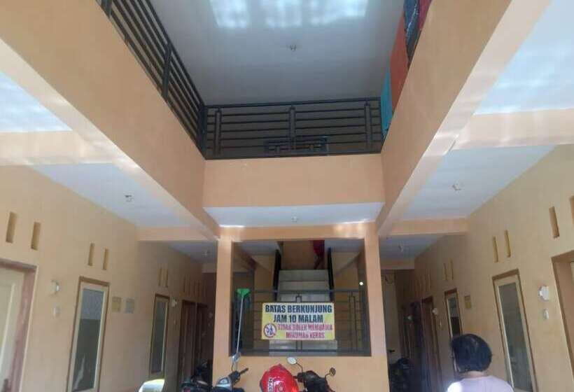 فندق Spot On 92730 Lili Kost Syariahnearketapang Royal City