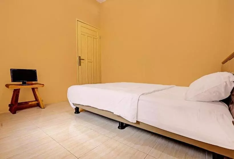 Hotelli Spot On 92523 Homestay Pasir Padi Permai Syariah