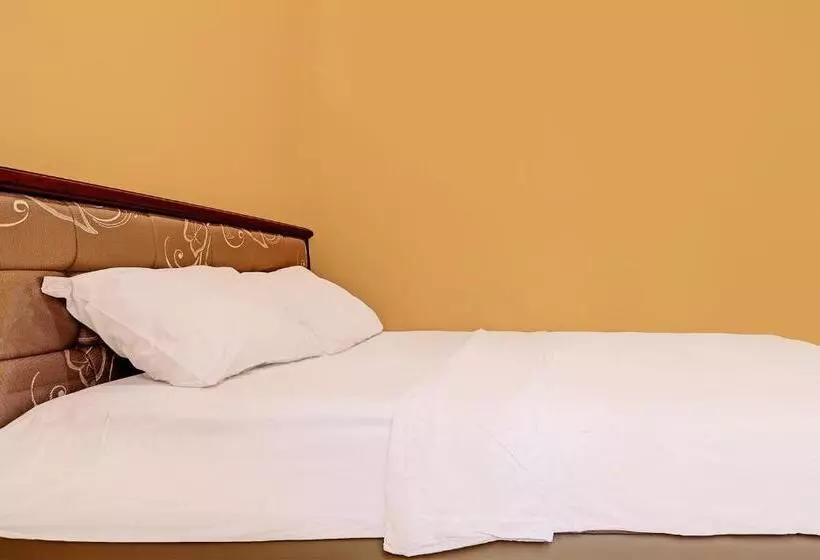 Hotelli Spot On 92523 Homestay Pasir Padi Permai Syariah