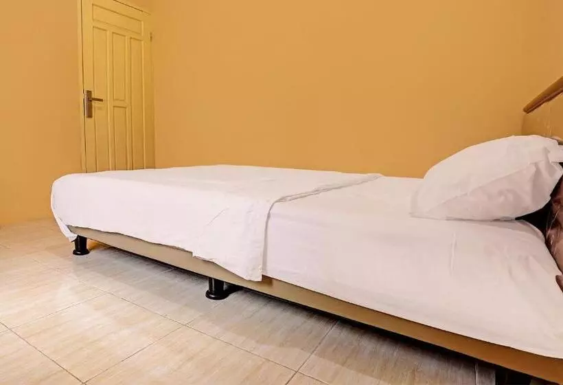 Hotelli Spot On 92523 Homestay Pasir Padi Permai Syariah