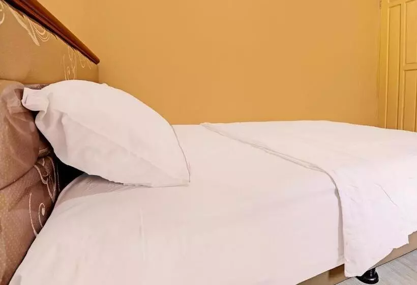 Hotelli Spot On 92523 Homestay Pasir Padi Permai Syariah