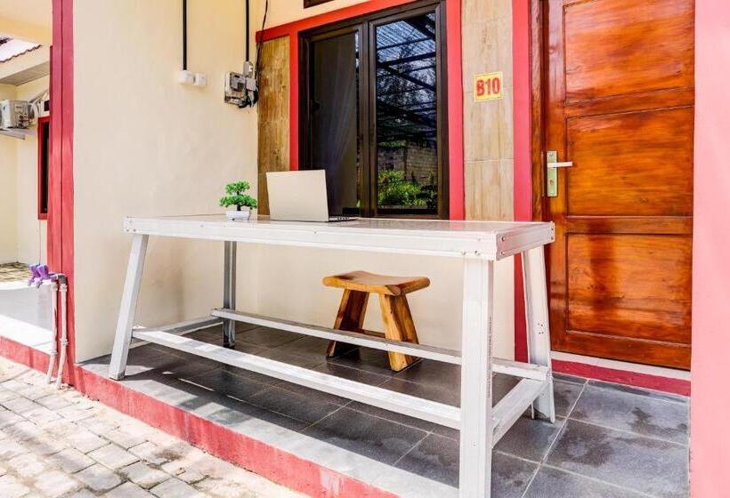 בית מלון כפרי Spot On 92523 Homestay Pasir Padi Permai Syariah