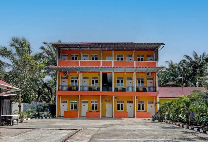 בית מלון כפרי Wisma Sakinah Syariah By Oyo