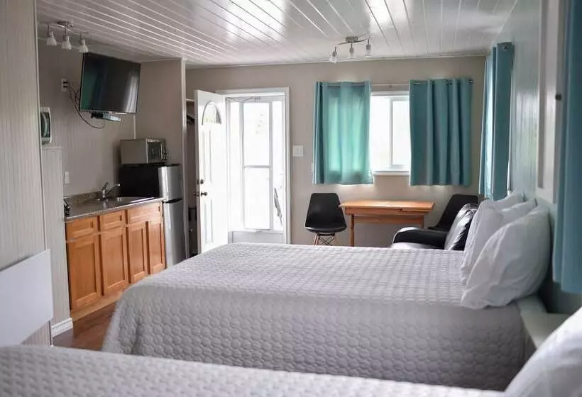 Jackfish Lake Cottages Motel