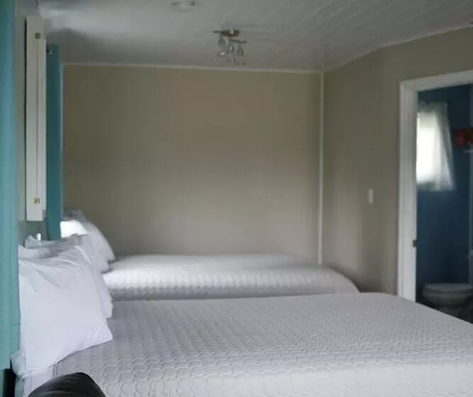 Jackfish Lake Cottages Motel