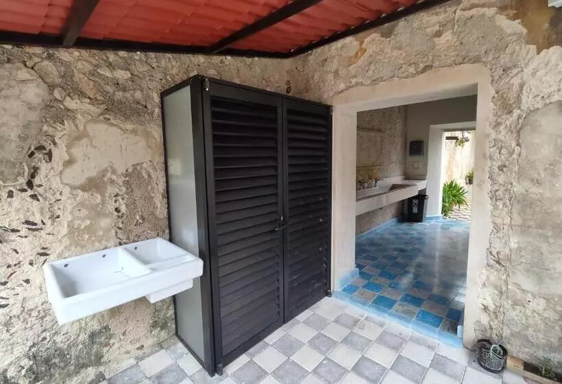 Melisa Hostal