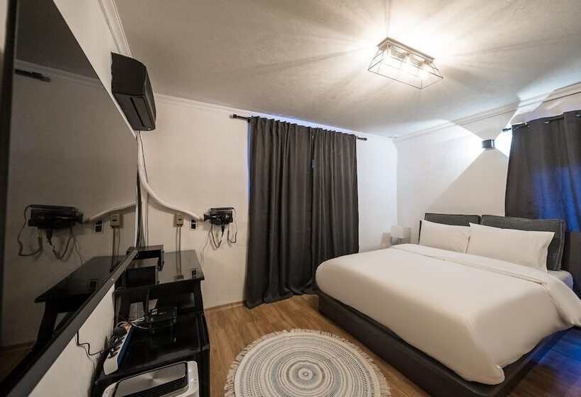 مُتل Jeonju Ua Dong World