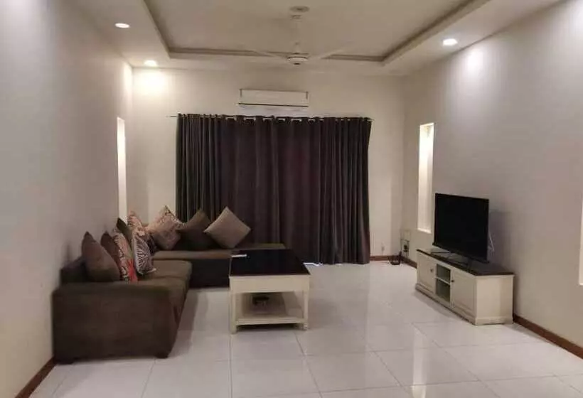 پانسیون Comfy Inn Guest House Islamabad