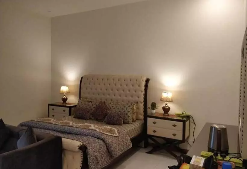 پانسیون Comfy Inn Guest House Islamabad
