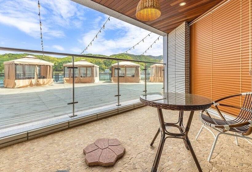 بنسيون Gapyeong Laputa Resort