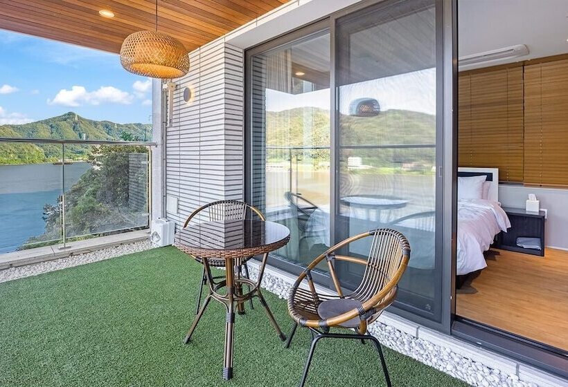 بنسيون Gapyeong Laputa Resort