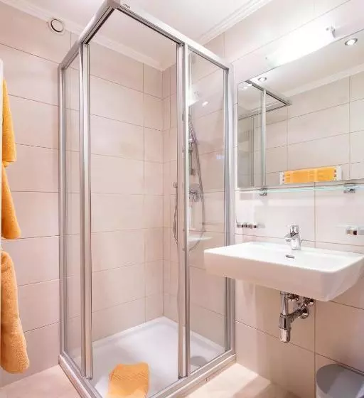 هتل Appartements Zirmhof