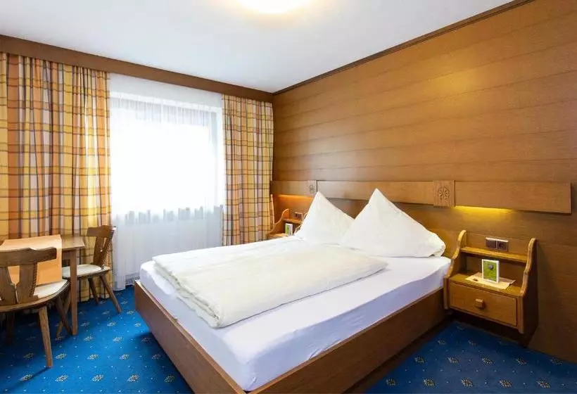 هتل Appartements Zirmhof