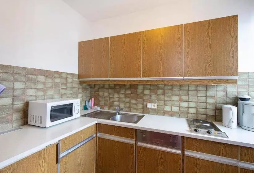 هتل Appartements Zirmhof