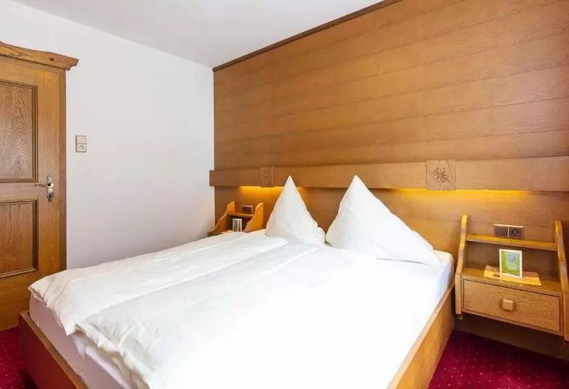 هتل Appartements Zirmhof