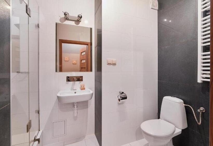 ホテル Artis Dom Gościnny